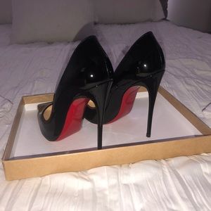 CHRISTIAN LOUBOUTIN SIZE 6!! ONLY WORE TWICE!!